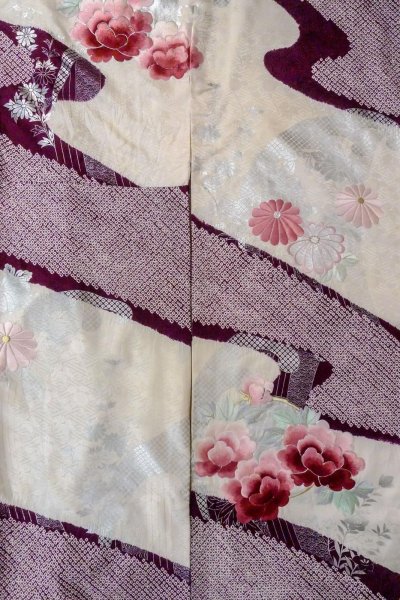Photo6: O1126A Vintage Japanese kimono White FURISODE long-sleeved for women / Silk. Peony (Grade B) (6)