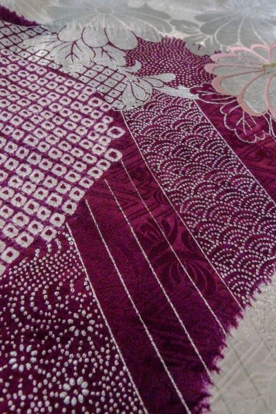 Photo19: O1126A Vintage Japanese kimono White FURISODE long-sleeved for women / Silk. Peony (Grade B) (19)