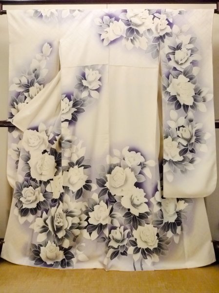 Photo1: O1126B Used Japanese kimono White FURISODE long-sleeved for women / Silk. Rose (Grade B) (1)