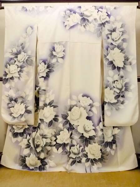 Photo2: O1126B Used Japanese kimono White FURISODE long-sleeved for women / Silk. Rose (Grade B) (2)