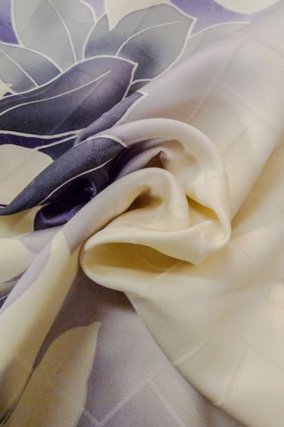 Photo20: O1126B Used Japanese kimono White FURISODE long-sleeved for women / Silk. Rose (Grade B) (20)