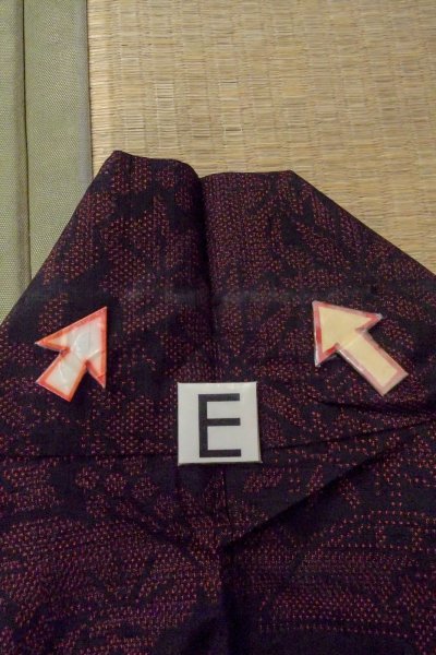 Photo18: O1126F Vintage Japanese kimono Black TSUMUGI pongee for women / Silk. Chrysanthemum (Grade C) (18)