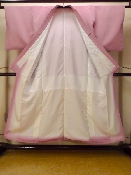 Photo2: O1126L Vintage Japanese kimono Pink IROMUJI plain colored for women / Silk. (Grade B) (2)
