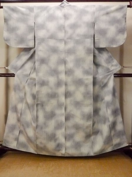 Photo1: O1126P Vintage Japanese kimono Light Gray TOKAMACHI-TSUMUGI for women / Silk. Dot (Grade C) (1)