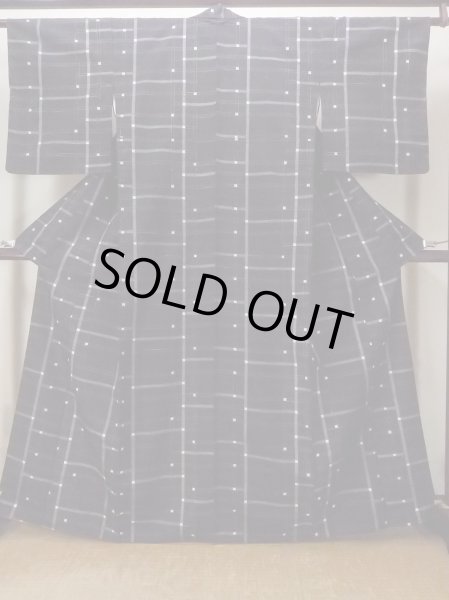 Photo1: O1126W Vintage Japanese kimono Black TSUMUGI pongee for women / Silk. Plaid Checks (Grade B) (1)