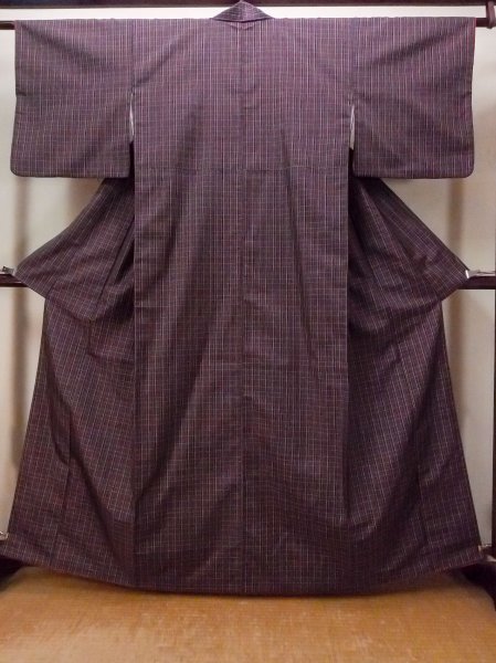 Photo1: O1127B Vintage Japanese kimono Black TSUMUGI pongee for women / Silk. Plaid Checks (Grade A) (1)