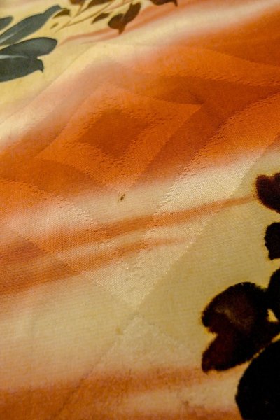 Photo12: O1205D Antique Japanese kimono Vivid Red HAORI short jacket for women / Silk. Chrysanthemum, Aging deterioration. The thread is partially loose. (Grade D) (12)