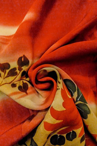 Photo17: O1205D Antique Japanese kimono Vivid Red HAORI short jacket for women / Silk. Chrysanthemum, Aging deterioration. The thread is partially loose. (Grade D) (17)
