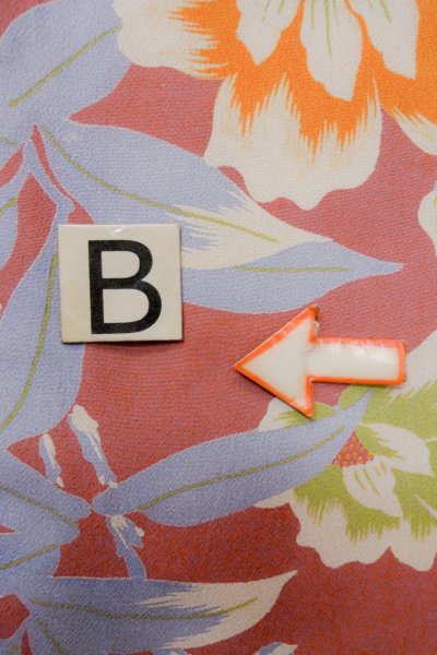 Photo16: O1205E Antique Japanese kimono Vivid Pink HAORI short jacket for women / Silk. Crematis, Japanese ball patterns. (Grade D) (16)