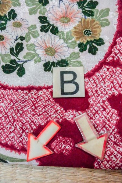 Photo17: O1205F Antique Japanese kimono Red HAORI short jacket for women / Silk. Peony (Grade C) (17)