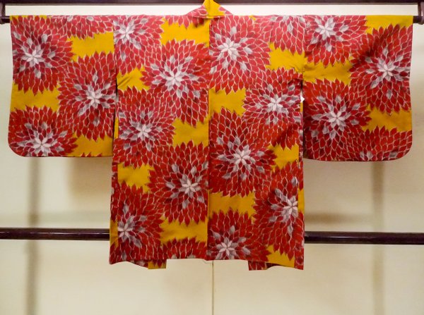 Photo2: O1205J Antique Japanese kimono Dark Red HAORI short jacket for women / Silk. Flower (Grade C) (2)