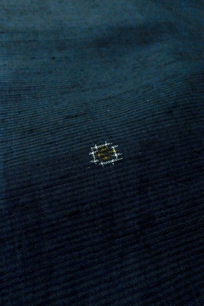 Photo10: O1209C Vintage Japanese kimono Dark Navy Blue TSUMUGI pongee for women / Silk. Abstract pattern (Grade B) (10)