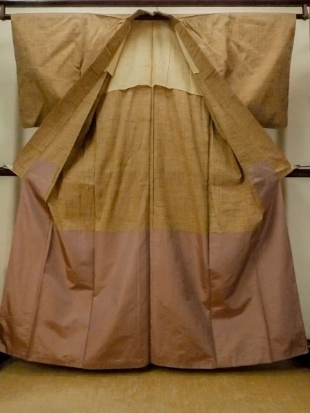 Photo2: Mint O1209D Vintage Japanese kimono Light Brown YONEZAWA-TSUMUGI for women / Silk. Stripes (Grade A) (2)