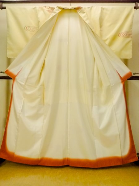 Photo2: O1209F Vintage Japanese kimono Pale Yellow TSUMUGI pongee for women / Silk. Swirl (Grade B) (2)