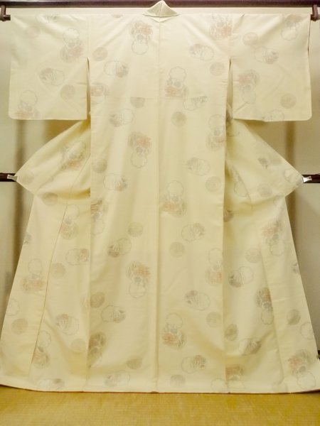 Photo1: O1209L Vintage Japanese kimono Pale Ivory TSUMUGI pongee for women / Silk. Flower (Grade C) (1)