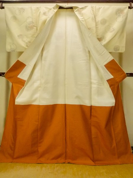 Photo2: O1209L Vintage Japanese kimono Pale Ivory TSUMUGI pongee for women / Silk. Flower (Grade C) (2)