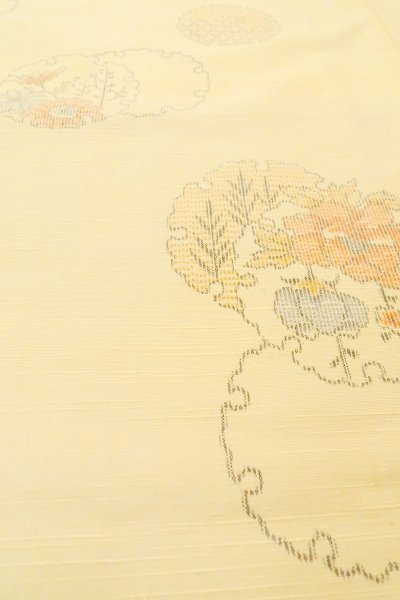 Photo10: O1209L Vintage Japanese kimono Pale Ivory TSUMUGI pongee for women / Silk. Flower (Grade C) (10)
