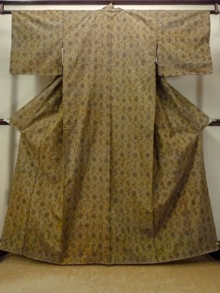Photo1: O1209Q Vintage Japanese kimono Grayish Yellowish Brown TSUMUGI pongee for women / Silk. Geometrical pattern (Grade A) (1)