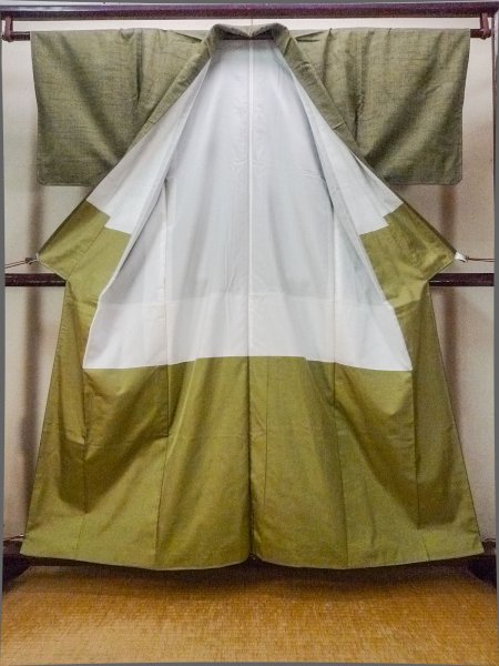 Photo2: O1209T Vintage Japanese kimono Grayish Green TSUMUGI pongee for women / Silk. Line (Grade B) (2)