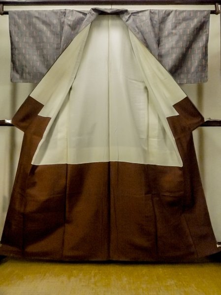 Photo2: Mint O1209W Vintage Japanese kimono Gray TSUMUGI pongee for women / Silk. Tortoise-shell pattern(Hexagonal pattern) (Grade A) (2)