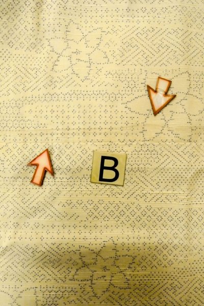 Photo15: O1209X Vintage Japanese kimono Ivory TSUMUGI pongee for women / Silk. Flower (Grade C) (15)