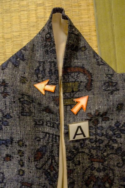Photo14: O1209Z Vintage Japanese kimono Dark Gray TSUMUGI pongee for women / Silk. Flower (Grade C) (14)