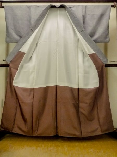 Photo2: O1210A Vintage Japanese kimono Light Gray TSUMUGI pongee for women / Silk. Flower (Grade B) (2)