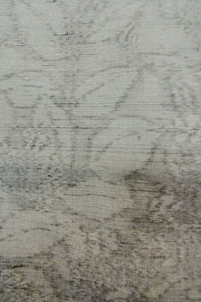 Photo7: O1210A Vintage Japanese kimono Light Gray TSUMUGI pongee for women / Silk. Flower (Grade B) (7)