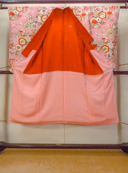 Photo2: O1225B Antique Japanese kimono Shiny Pink Kimono for Girls for women / Silk. Peony, The thread is partially loose. (Grade C) (2)