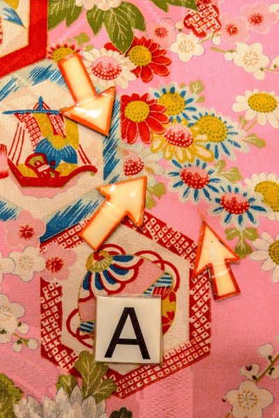 Photo14: O1225B Antique Japanese kimono Shiny Pink Kimono for Girls for women / Silk. Peony, The thread is partially loose. (Grade C) (14)