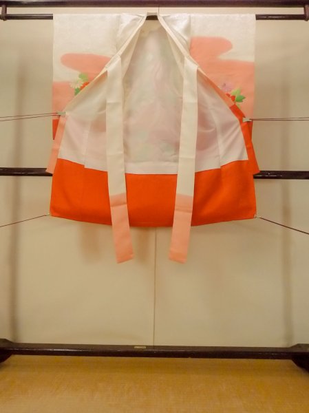 Photo2: O1225F Vintage Japanese kimono White Kimono for Girls for women / Silk. Chrysanthemum (Grade D) (2)