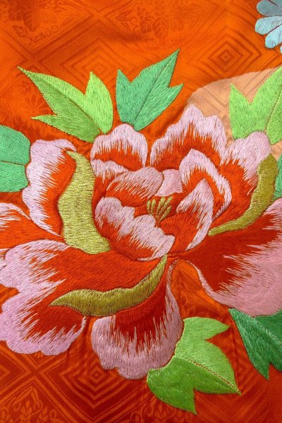 Photo7: O1225F Vintage Japanese kimono White Kimono for Girls for women / Silk. Chrysanthemum (Grade D) (7)