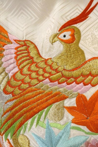 Photo8: O1225F Vintage Japanese kimono White Kimono for Girls for women / Silk. Chrysanthemum (Grade D) (8)