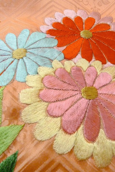 Photo12: O1225F Vintage Japanese kimono White Kimono for Girls for women / Silk. Chrysanthemum (Grade D) (12)