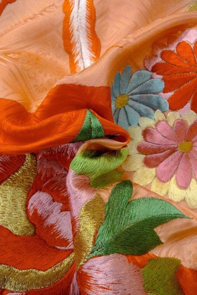 Photo14: O1225F Vintage Japanese kimono White Kimono for Girls for women / Silk. Chrysanthemum (Grade D) (14)