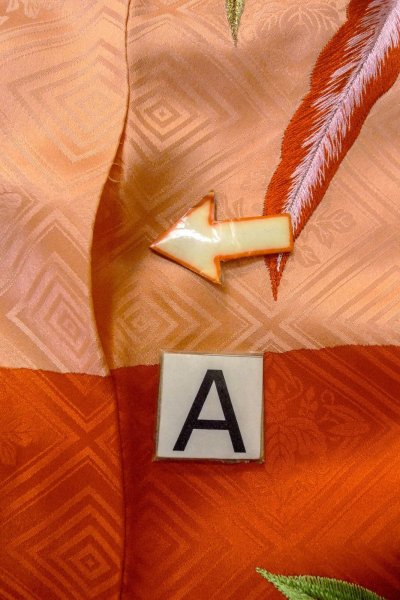 Photo16: O1225F Vintage Japanese kimono White Kimono for Girls for women / Silk. Chrysanthemum (Grade D) (16)