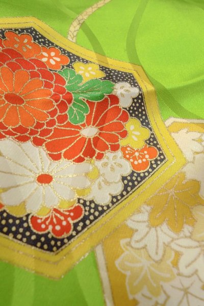 Photo8: O1225I Vintage Japanese kimono Shiny Yellowish Green Kimono for Girls for women / Silk. Chrysanthemum, Set with O1225J (Grade B) (8)