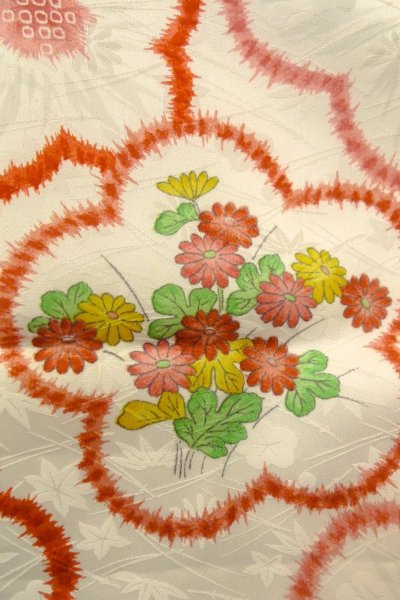 Photo5: O1225K Vintage Japanese kimono White Kimono for Girls for women / Synthetic. Chrysanthemum (Grade C) (5)