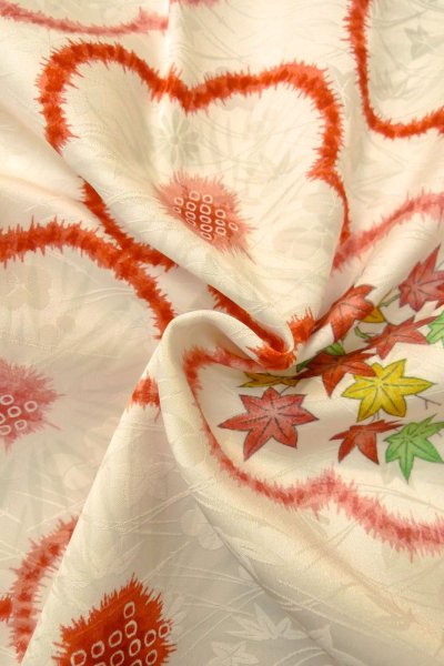 Photo11: O1225K Vintage Japanese kimono White Kimono for Girls for women / Synthetic. Chrysanthemum (Grade C) (11)