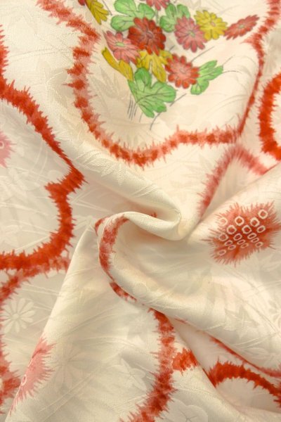 Photo12: O1225K Vintage Japanese kimono White Kimono for Girls for women / Synthetic. Chrysanthemum (Grade C) (12)