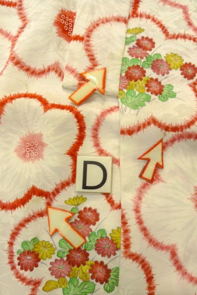 Photo17: O1225K Vintage Japanese kimono White Kimono for Girls for women / Synthetic. Chrysanthemum (Grade C) (17)