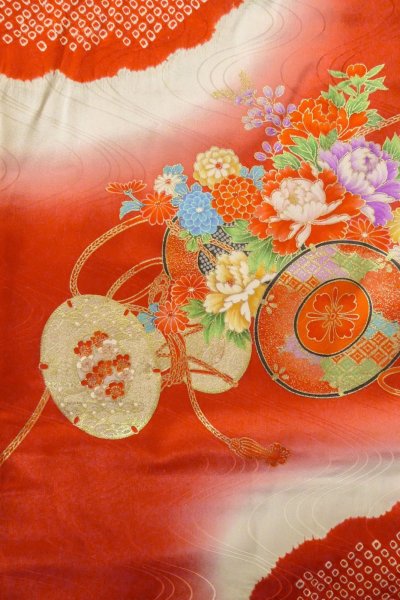 Photo4: O1225L Vintage Japanese kimono Shiny Red Kimono for Girls for women / Silk. Peony (Grade B) (4)