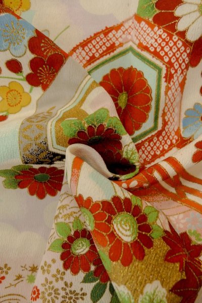 Photo12: O1225M Vintage Japanese kimono White Kimono for Girls for women / Silk. Peony (Grade B) (12)