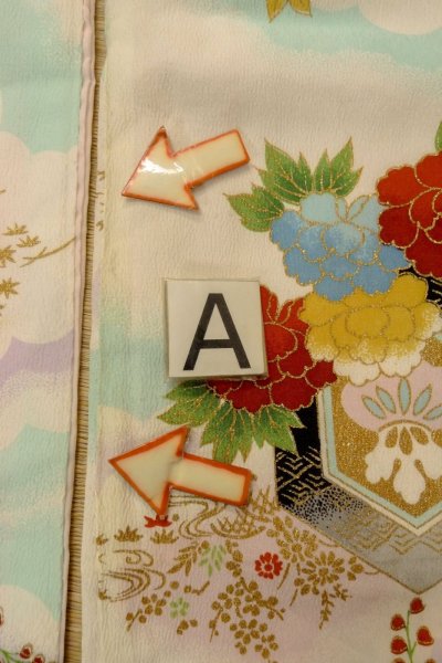 Photo14: O1225M Vintage Japanese kimono White Kimono for Girls for women / Silk. Peony (Grade B) (14)