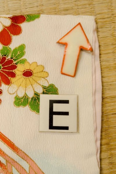 Photo18: O1225M Vintage Japanese kimono White Kimono for Girls for women / Silk. Peony (Grade B) (18)