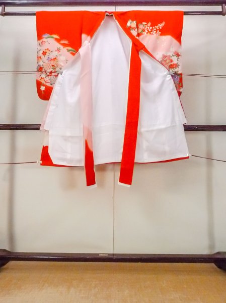 Photo2: O1225N Vintage Japanese kimono Vivid Red Kimono for Girls for women / Synthetic. SAKURA cherry blossom (Grade B) (2)