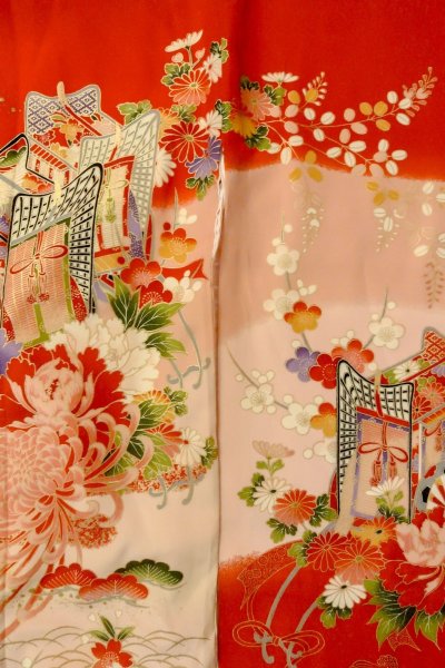 Photo4: O1225N Vintage Japanese kimono Vivid Red Kimono for Girls for women / Synthetic. SAKURA cherry blossom (Grade B) (4)