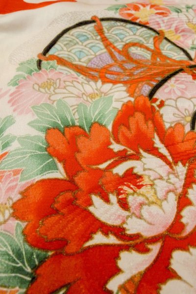Photo10: O1225O Vintage Japanese kimono Shiny Vivid Red Kimono for Girls for women / Synthetic. Peony (Grade C) (10)