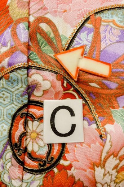 Photo16: O1225O Vintage Japanese kimono Shiny Vivid Red Kimono for Girls for women / Synthetic. Peony (Grade C) (16)