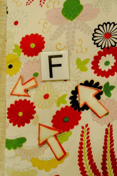 Photo19: O1225P Vintage Japanese kimono Ivory Kimono for Girls for women / Silk. Chrysanthemum (Grade C) (19)